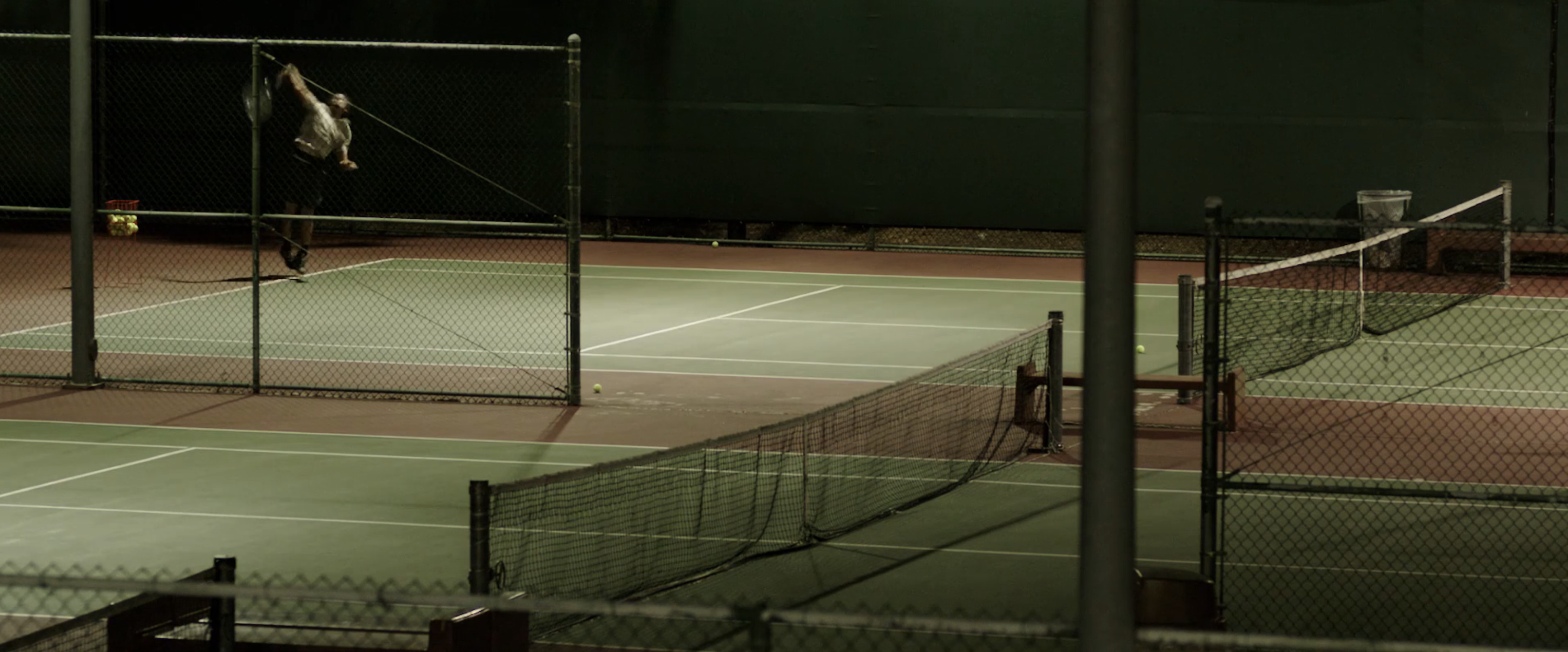 Jeremy Sisto serving in tennis in Break Point
